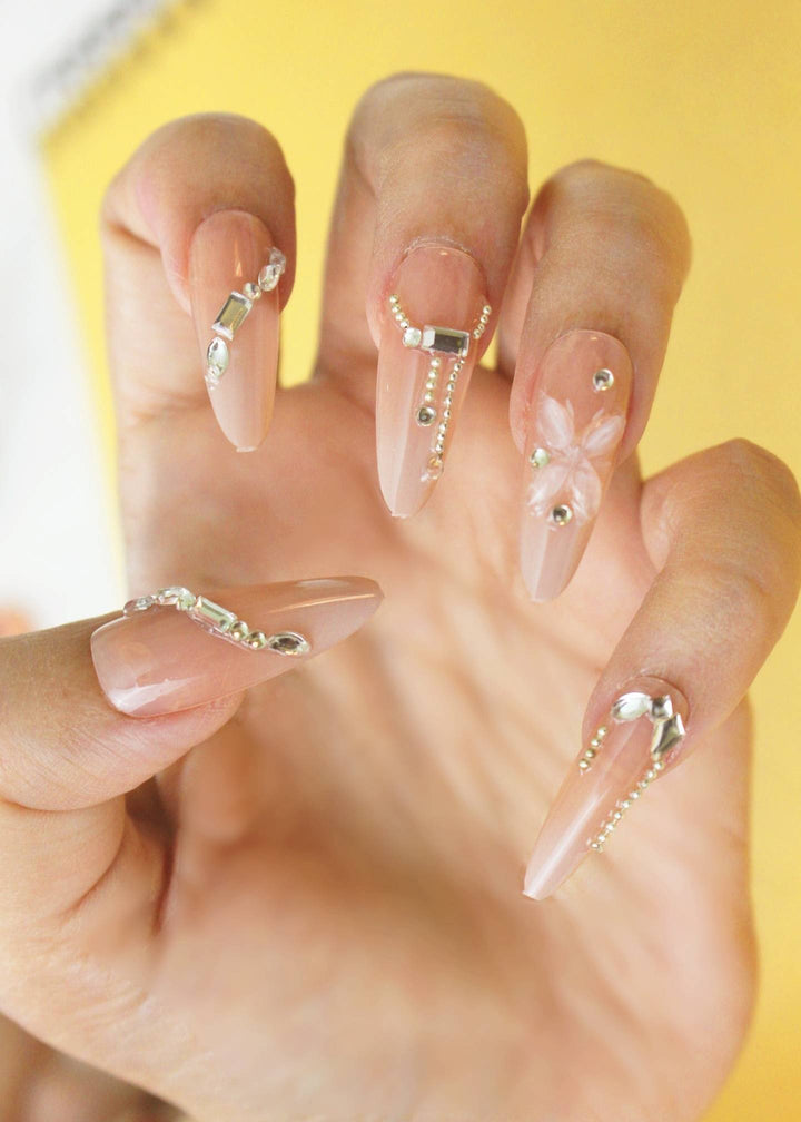 Celestial_Wings_Stick-On_Nails_1-PM-FN-60026-Pablo-Mode
