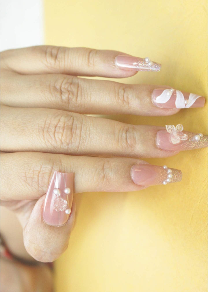 Dreamy_Pearl_Garden_Sheer_Nails_2-PM-FN-60053-Pablo-Mode