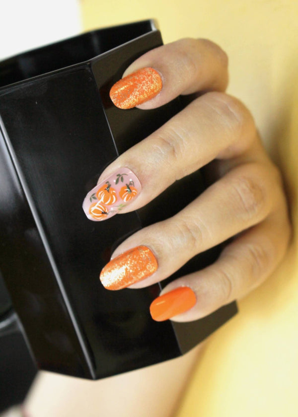 Glittery_Harvest_Sunset_Nails_1-PM-FN-60044-Pablo-Mode